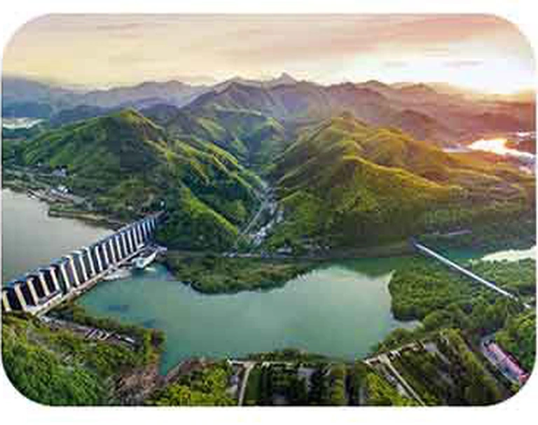 Solar power system near a reservoir